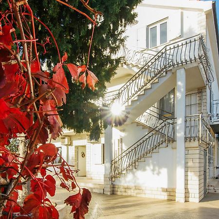 Amazing Apartment In Jezera With Wifi Vrelo Korenicko Exterior photo