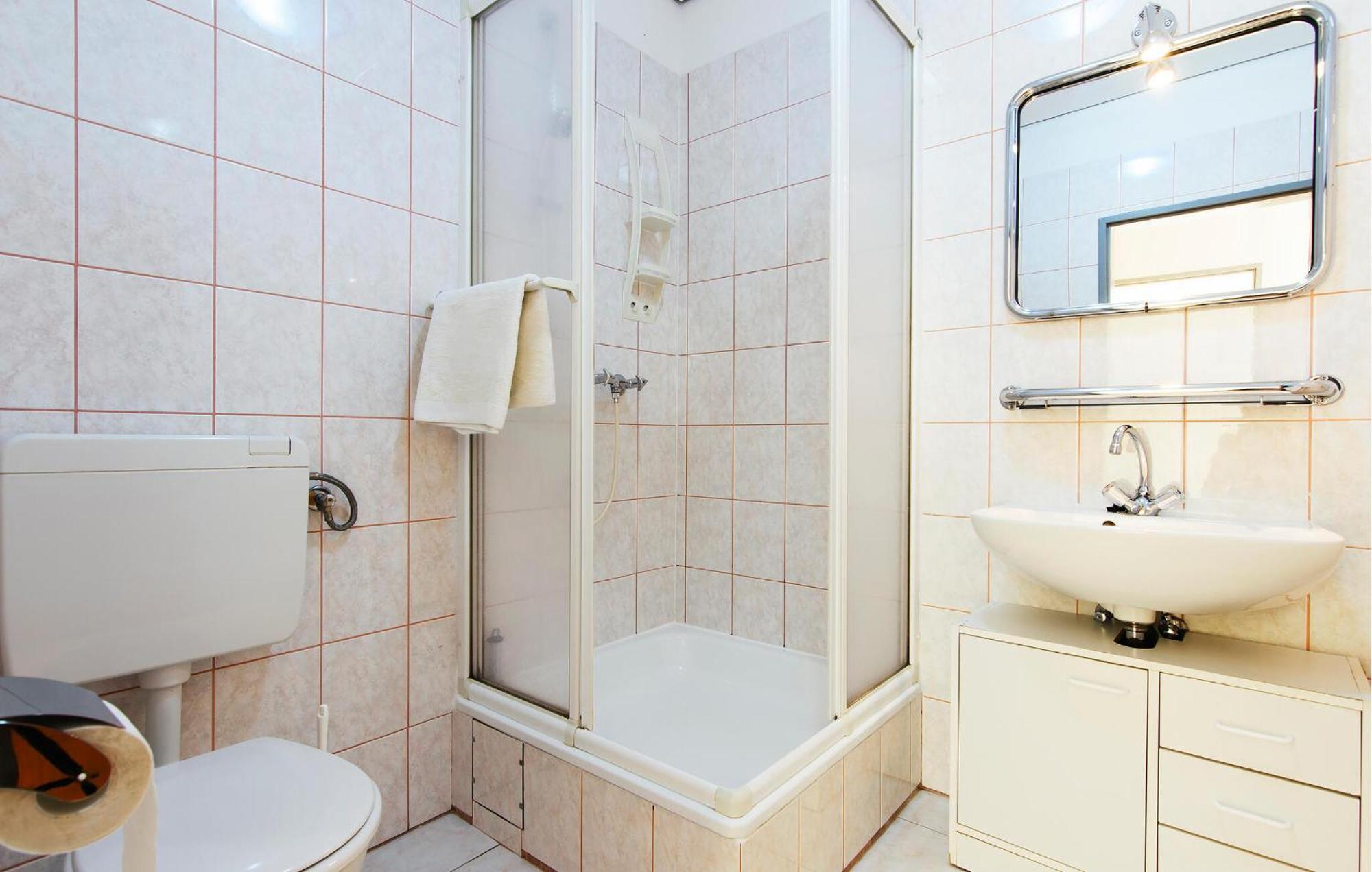 Amazing Apartment In Jezera With Wifi Vrelo Korenicko Exterior photo