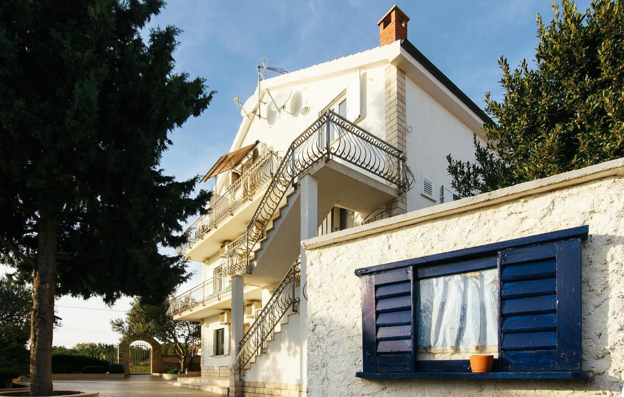 Amazing Apartment In Jezera With Wifi Vrelo Korenicko Exterior photo