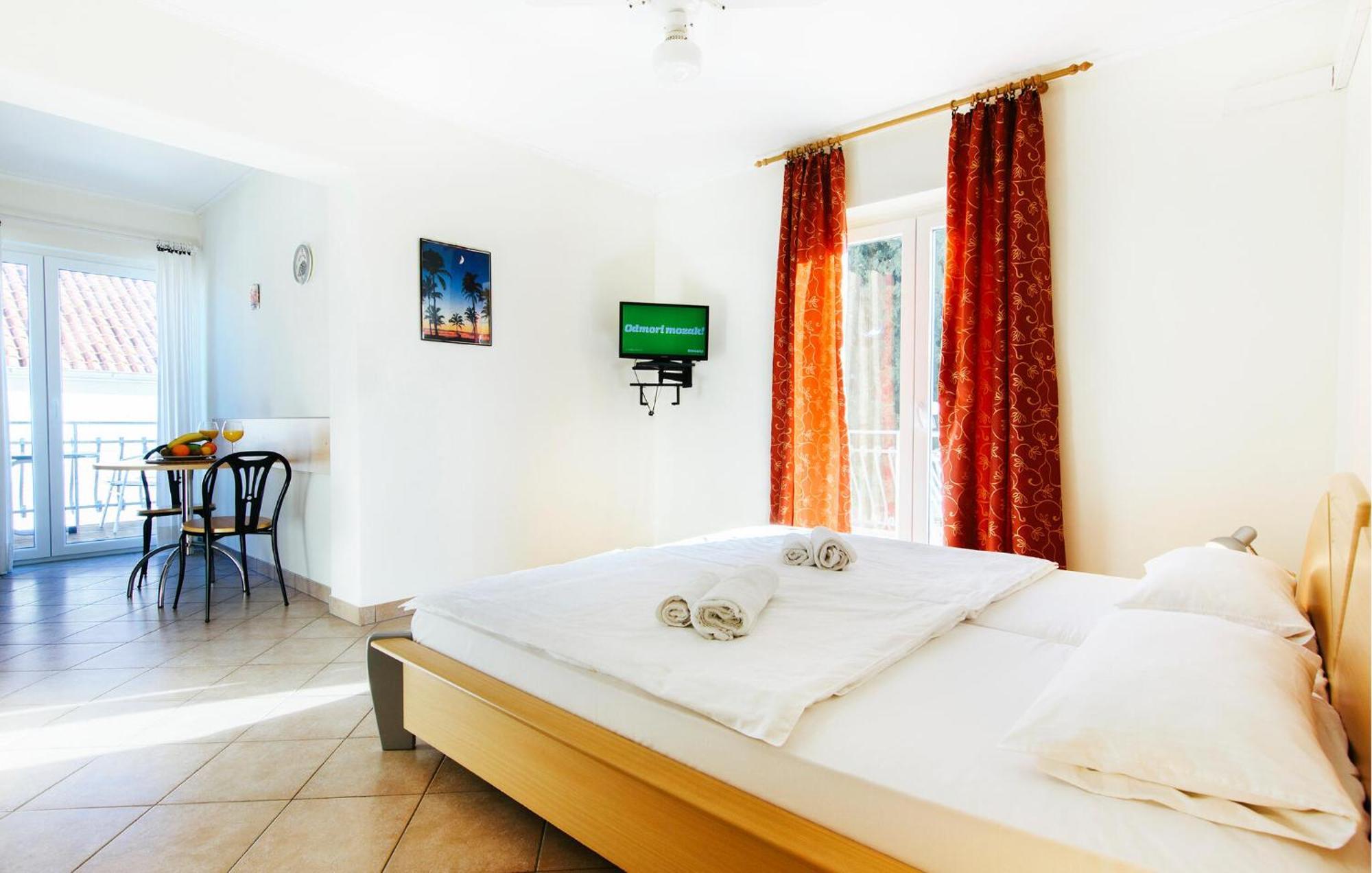 Amazing Apartment In Jezera With Wifi Vrelo Korenicko Exterior photo